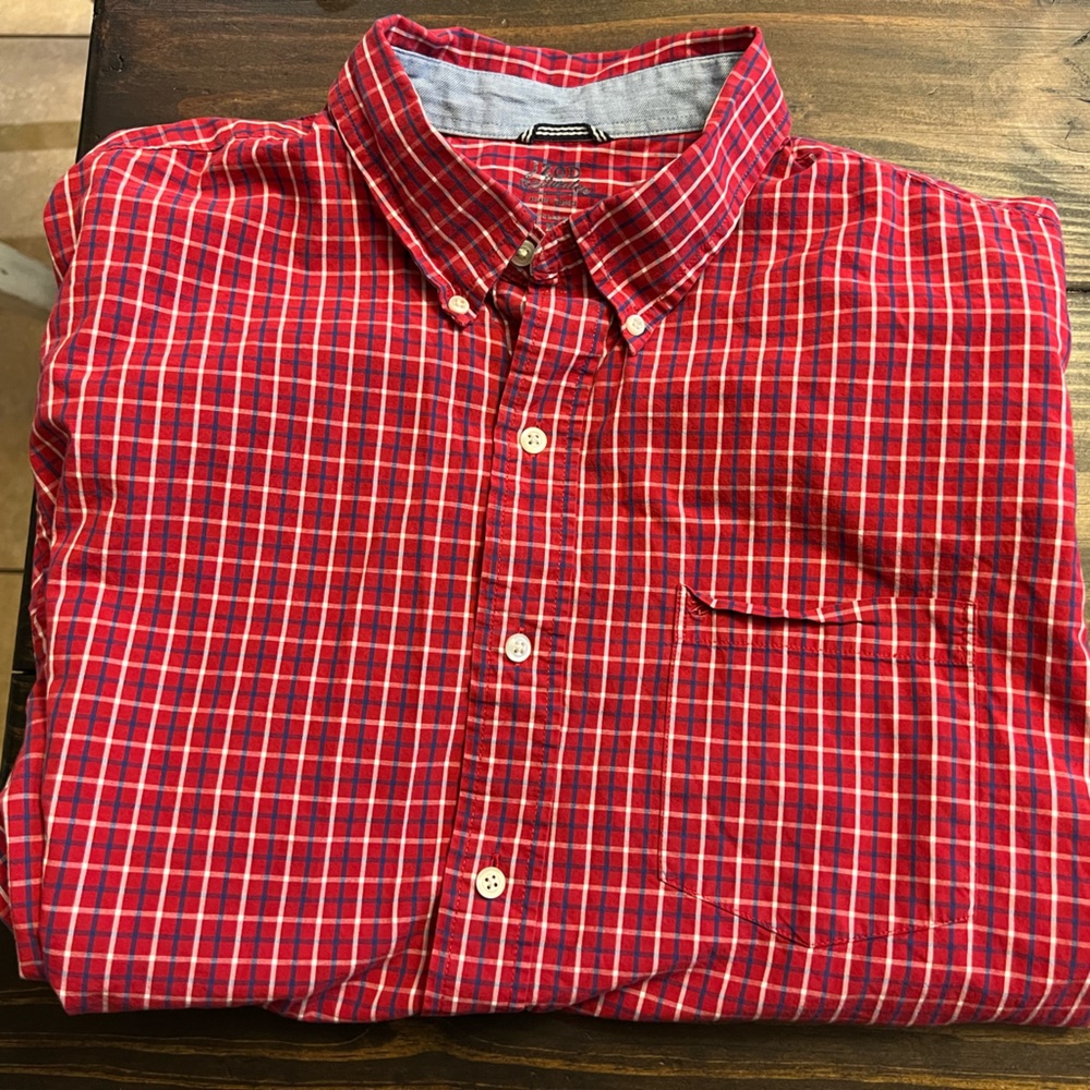 Izod short sleeve button down shirt